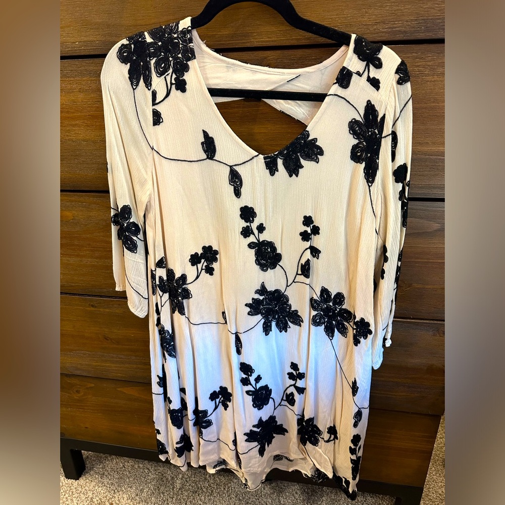 White long-sleeved dress
